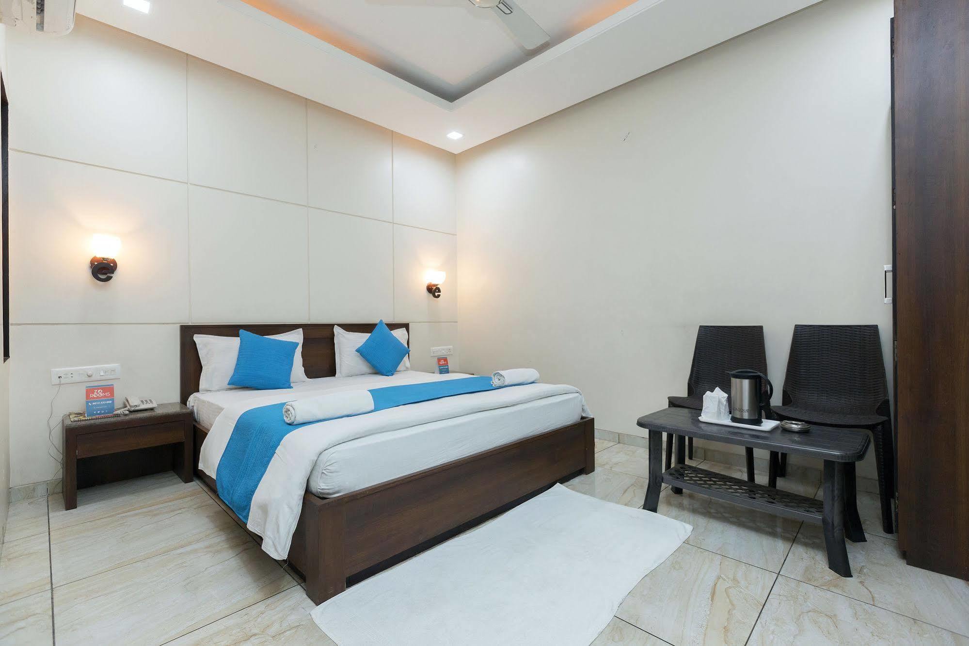 Hotel Sunday Inn Джайпур Екстериор снимка