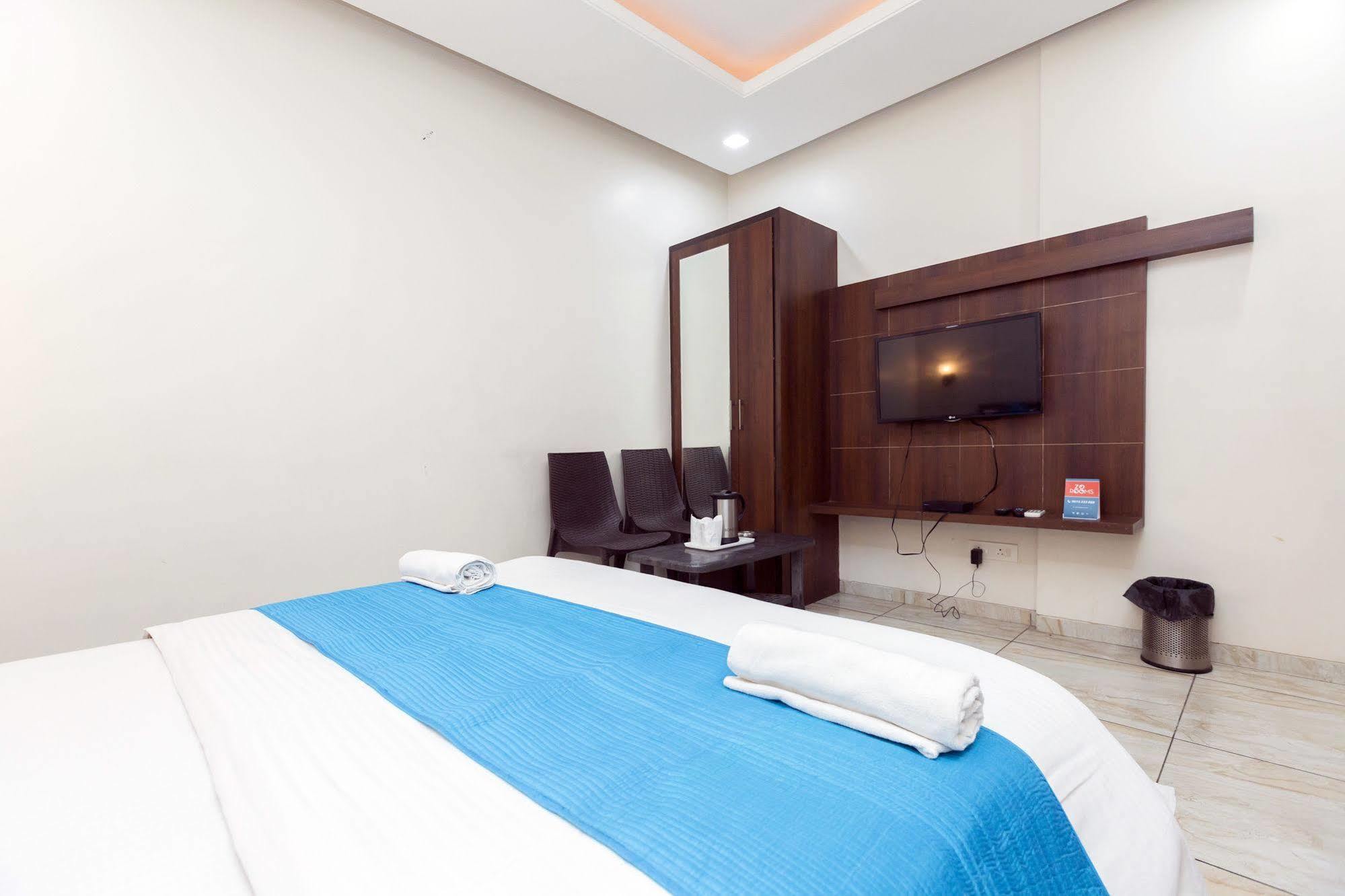Hotel Sunday Inn Джайпур Екстериор снимка