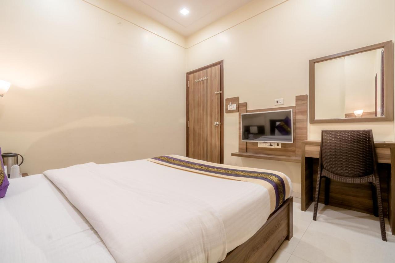 Hotel Sunday Inn Джайпур Екстериор снимка