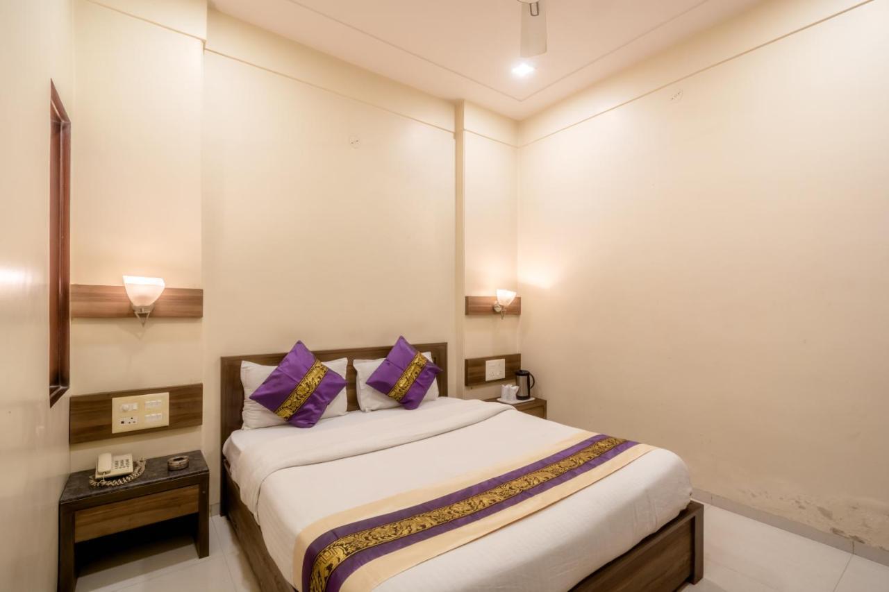 Hotel Sunday Inn Джайпур Екстериор снимка